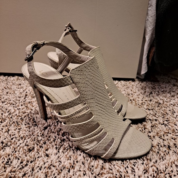 Heels - Picture 2 of 2